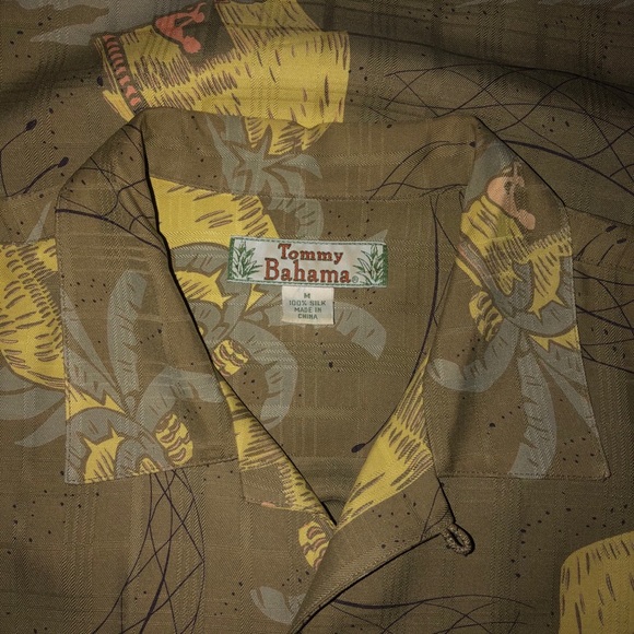 Tommy Bahama Men’s Silk Short Sleeve Buttondown - Picture 2 of 8